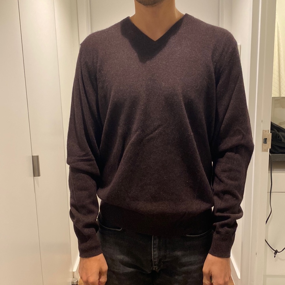 Neiman Marcus Men’s dark plum cashmere sweater